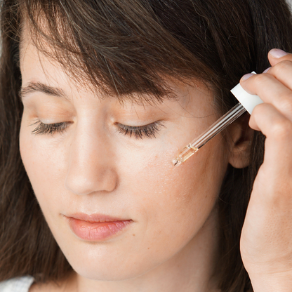 Bakuchiol facial serum designed to improve wrinkles and fine lines