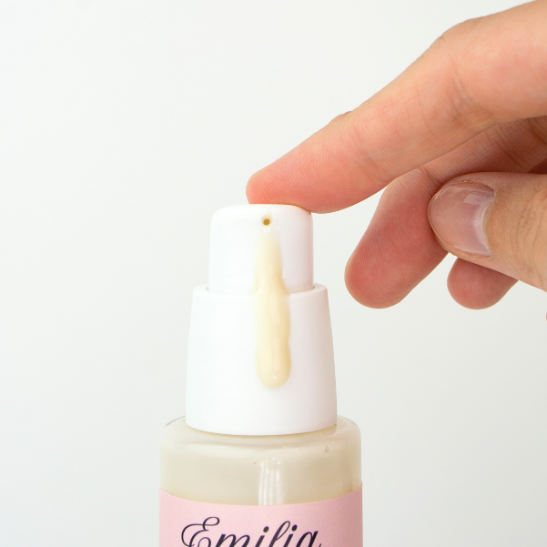 Brightening serum designed to support clearer and radiant-looking skin